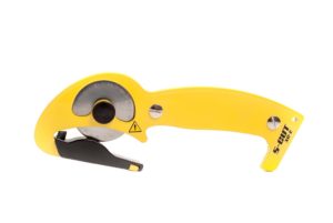 Bild på en gul S-CUT XC-E, den modell som Mikael använde för att skära markduk i filmklippet. 